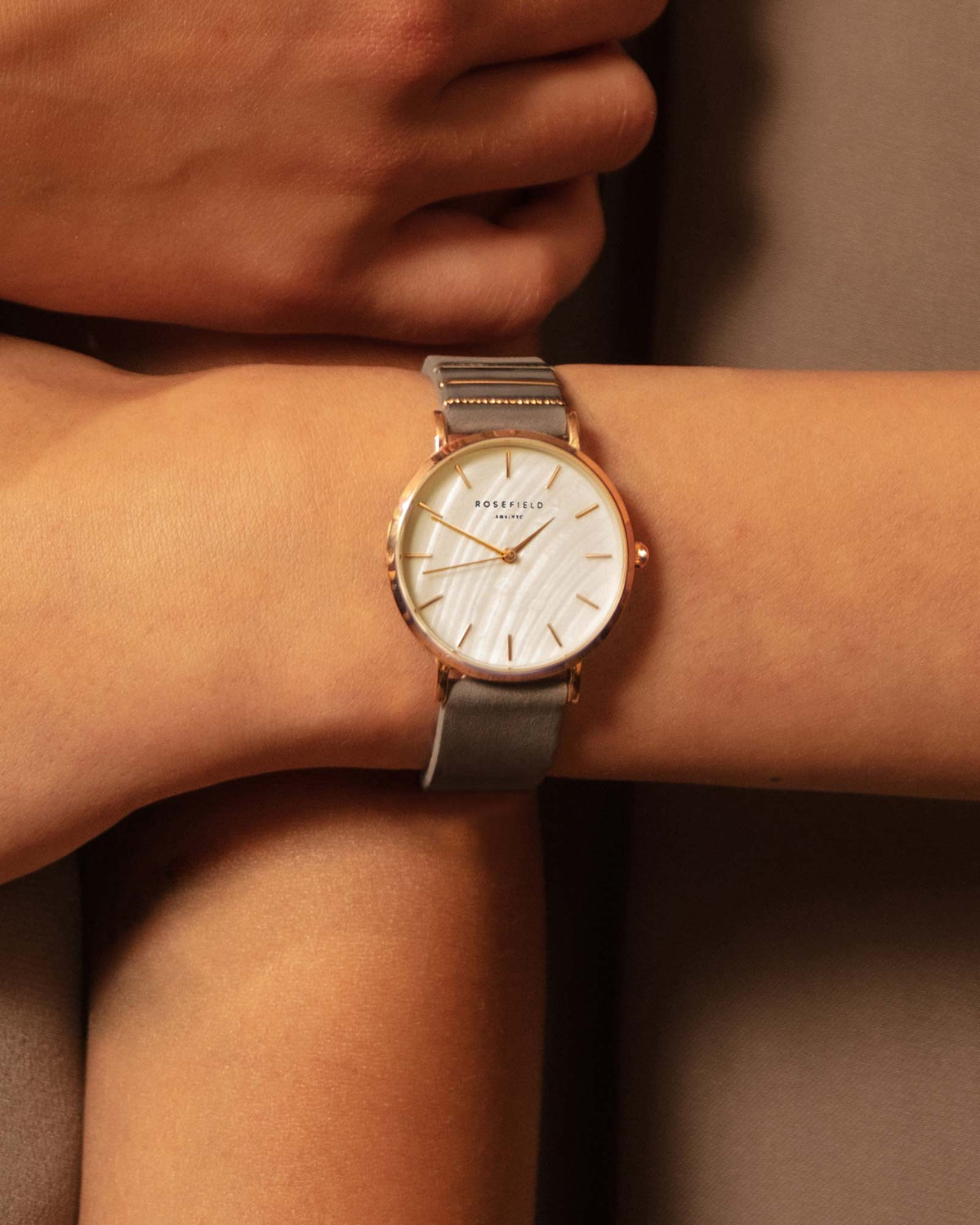 West Village Gris elefante leftcolumn