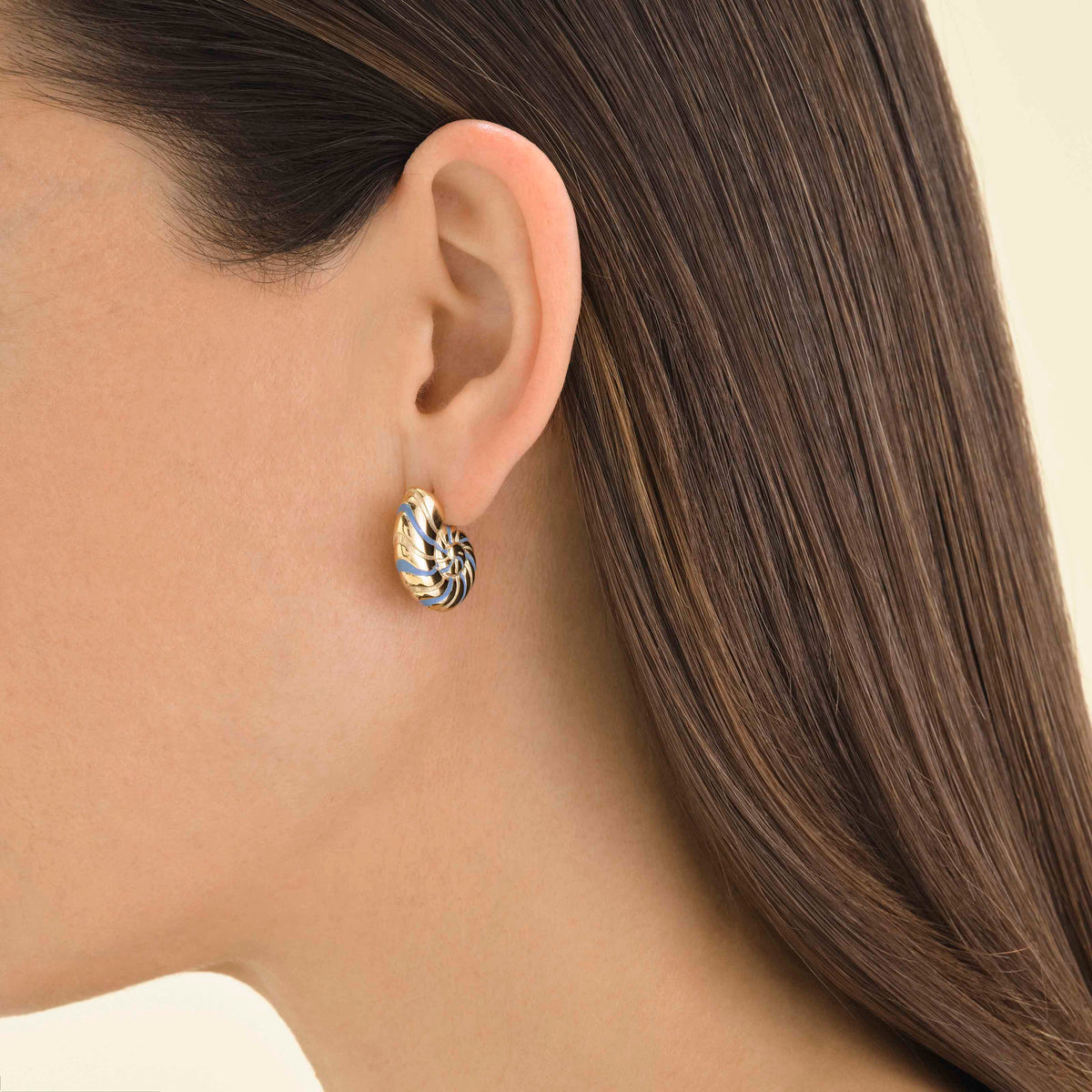 Pendientes Concha con Esmalte leftcolumn