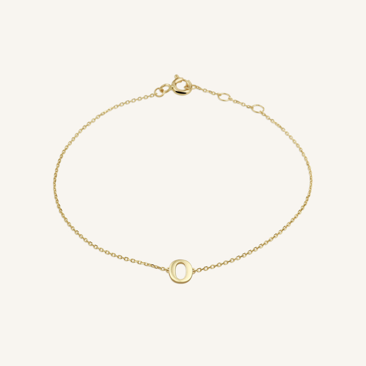 Initial Bracelet O leftcolumn