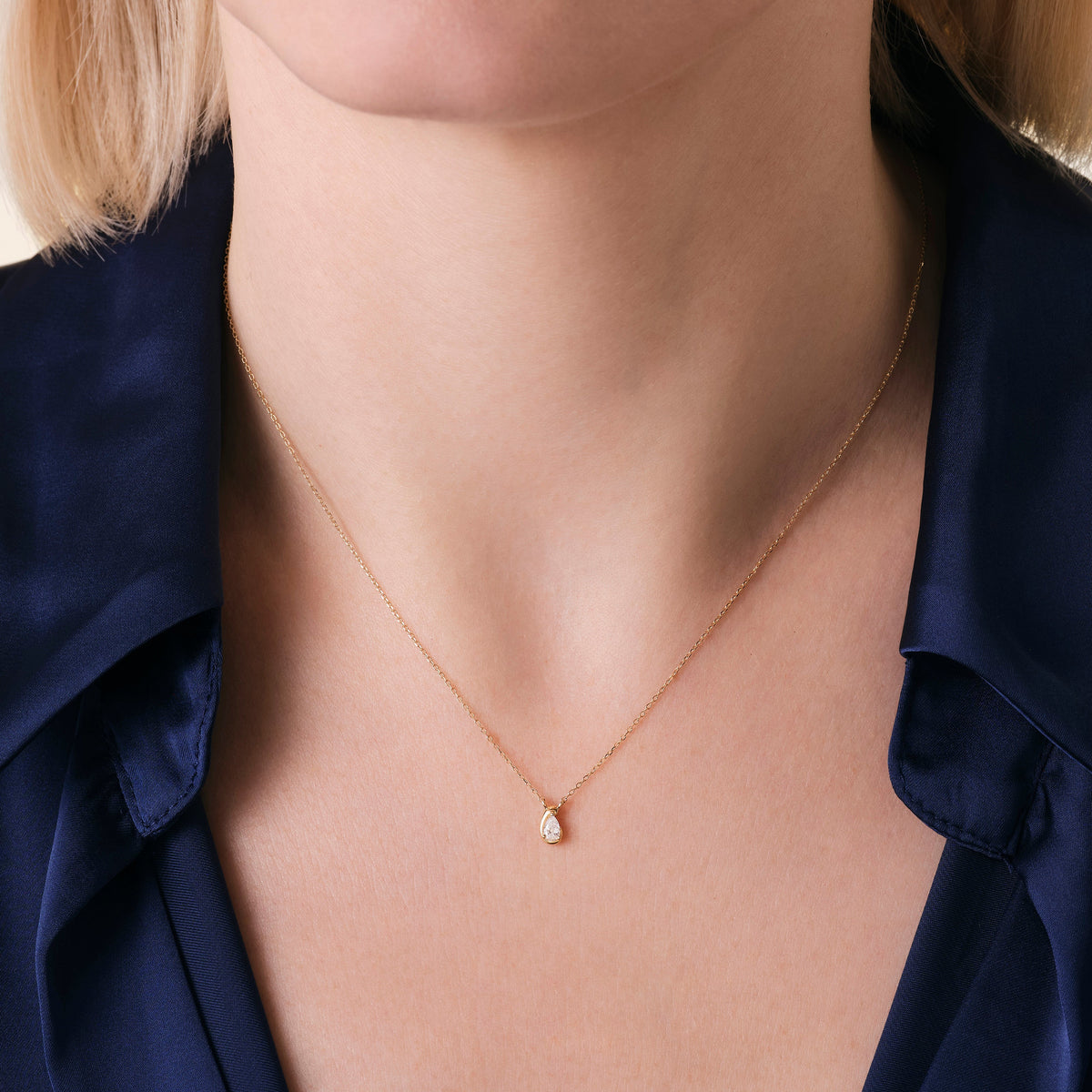 Collar Luna Pear leftcolumn