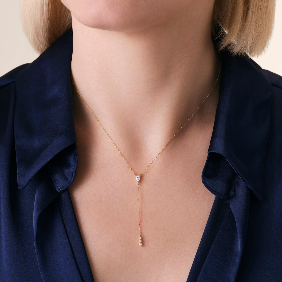 Collar Cascade leftcolumn