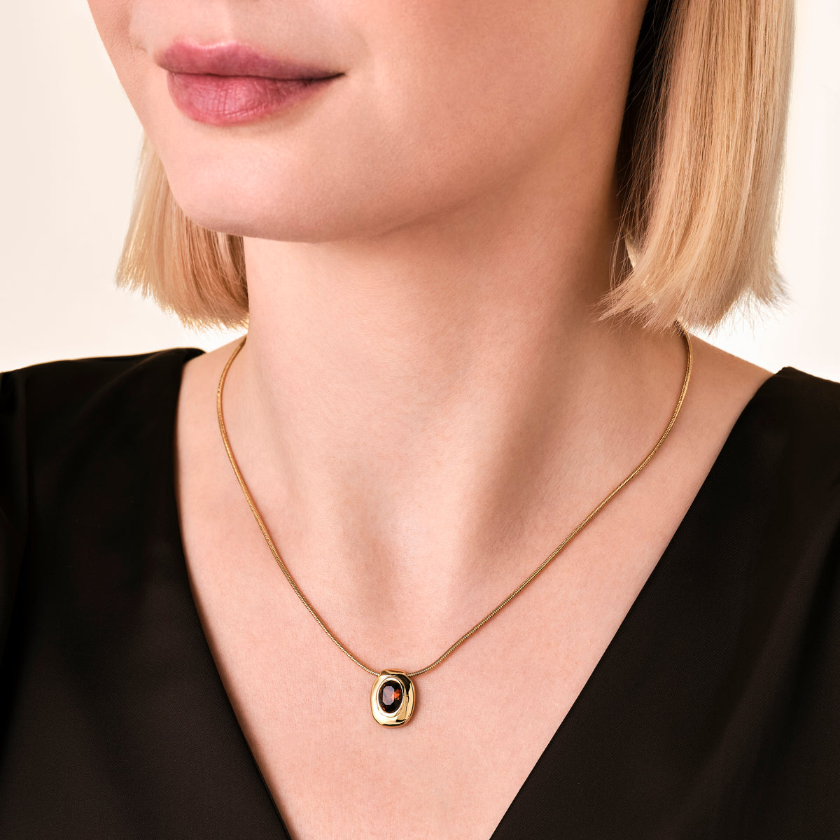 Collar Efecto Fundido leftcolumn