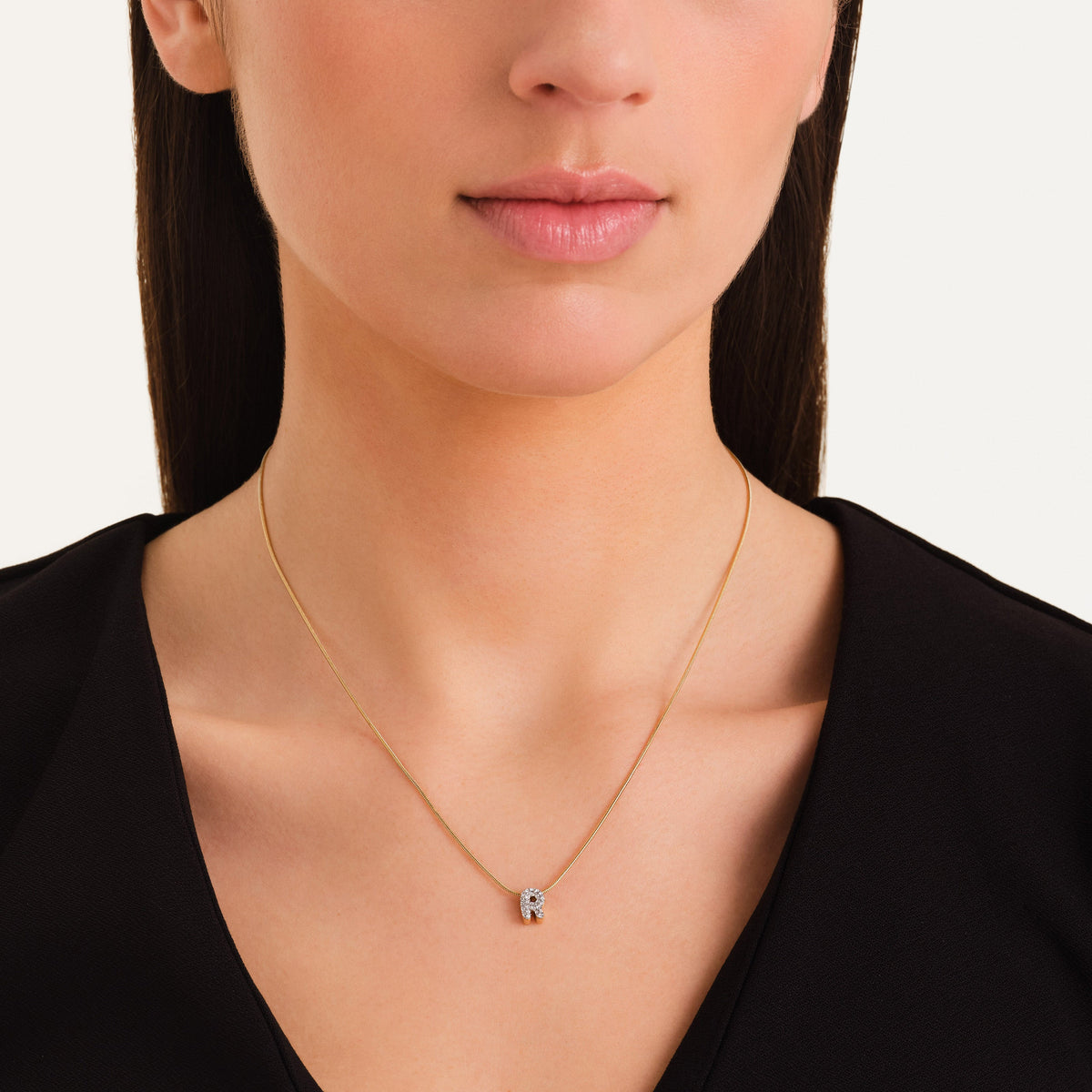 Collar Letra R con cristales leftcolumn