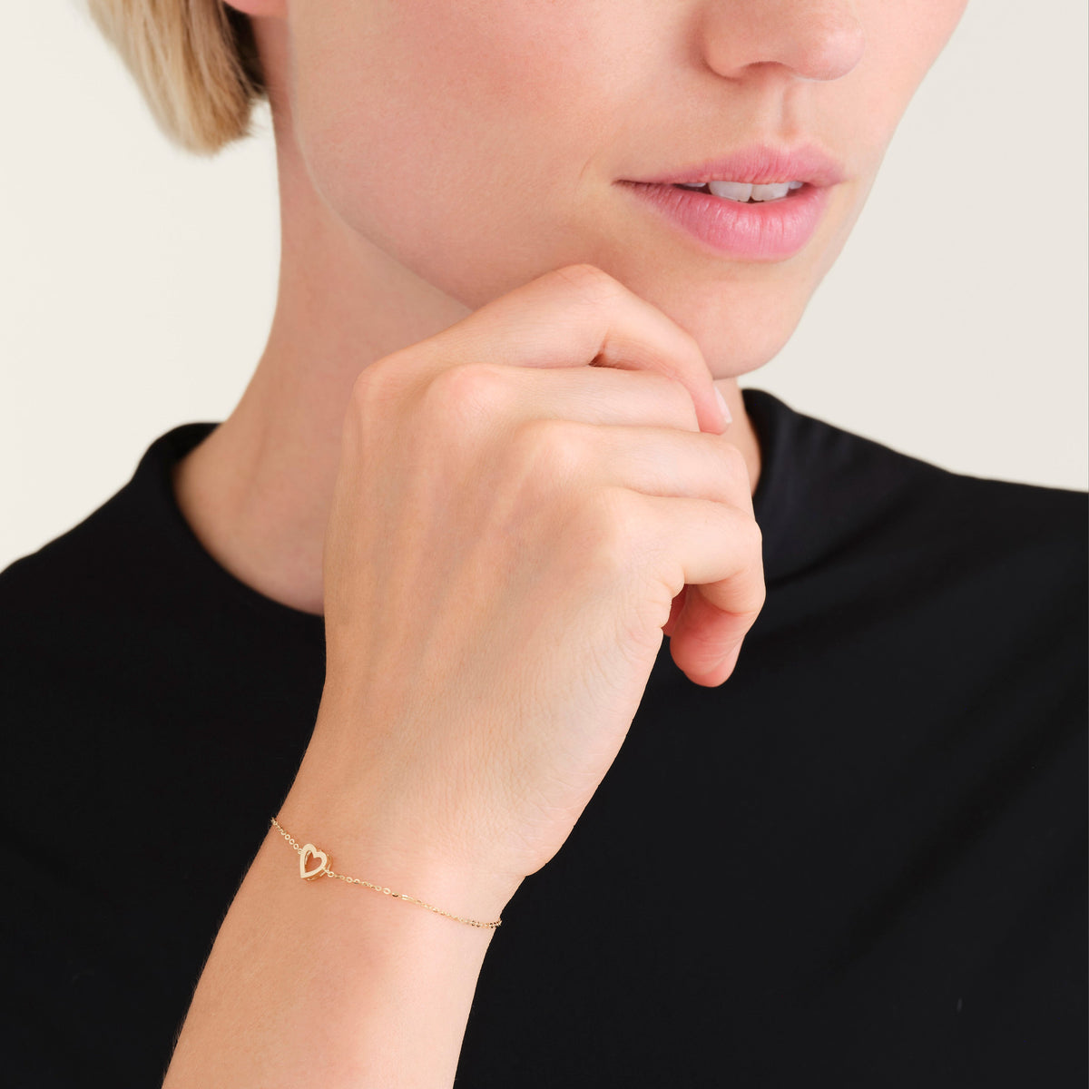 Bold Heart Bracelet leftcolumn