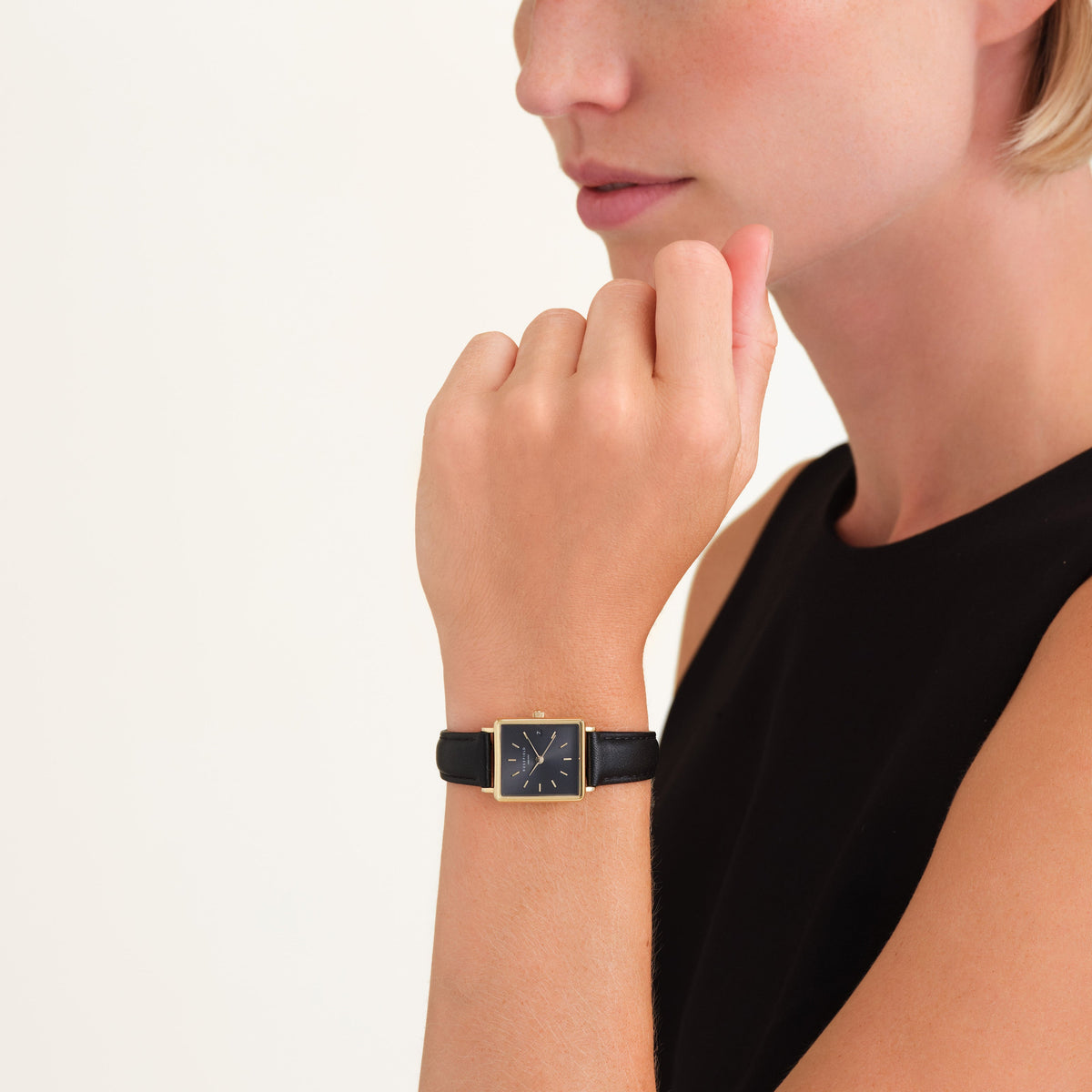 Boxy XS Cuero Negro leftcolumn